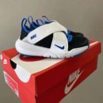 Basket nike flex original noir motif bleu scratch blanc – Image 4